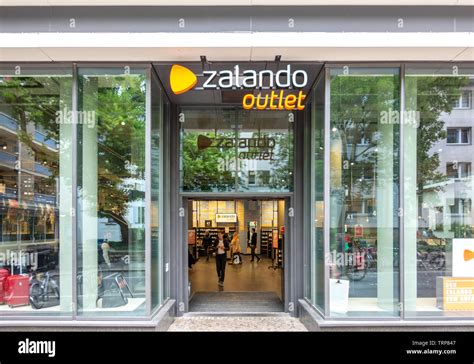 zalando outlet store.